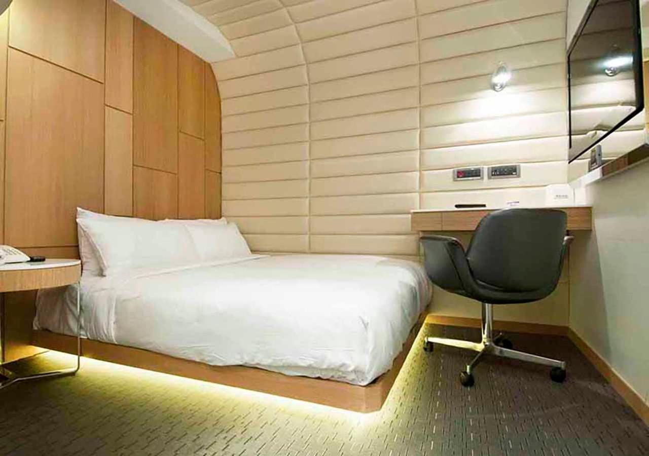 Royal Hotel Group- Central Park Branch Kaohsiung Exterior foto